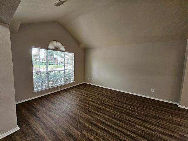 Building Photo - 2121 Newport Dr