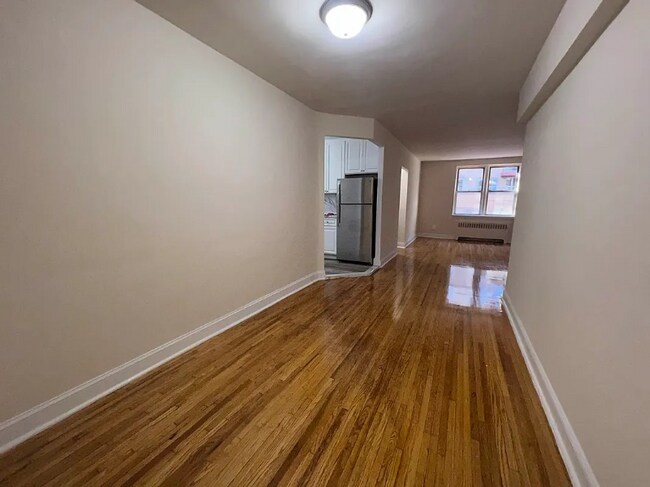 Foto del edificio - 143-06 Barclay Ave