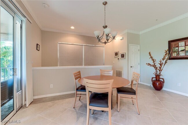 Foto del edificio - 8510 Violeta St