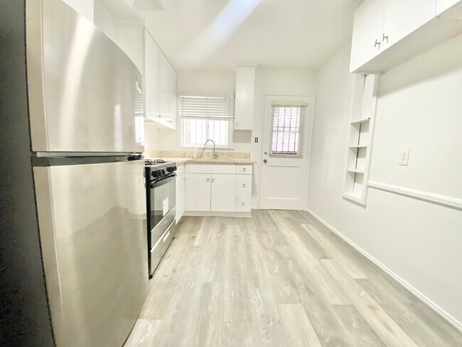 Foto del edificio - 1518 Laurel Canyon Blvd