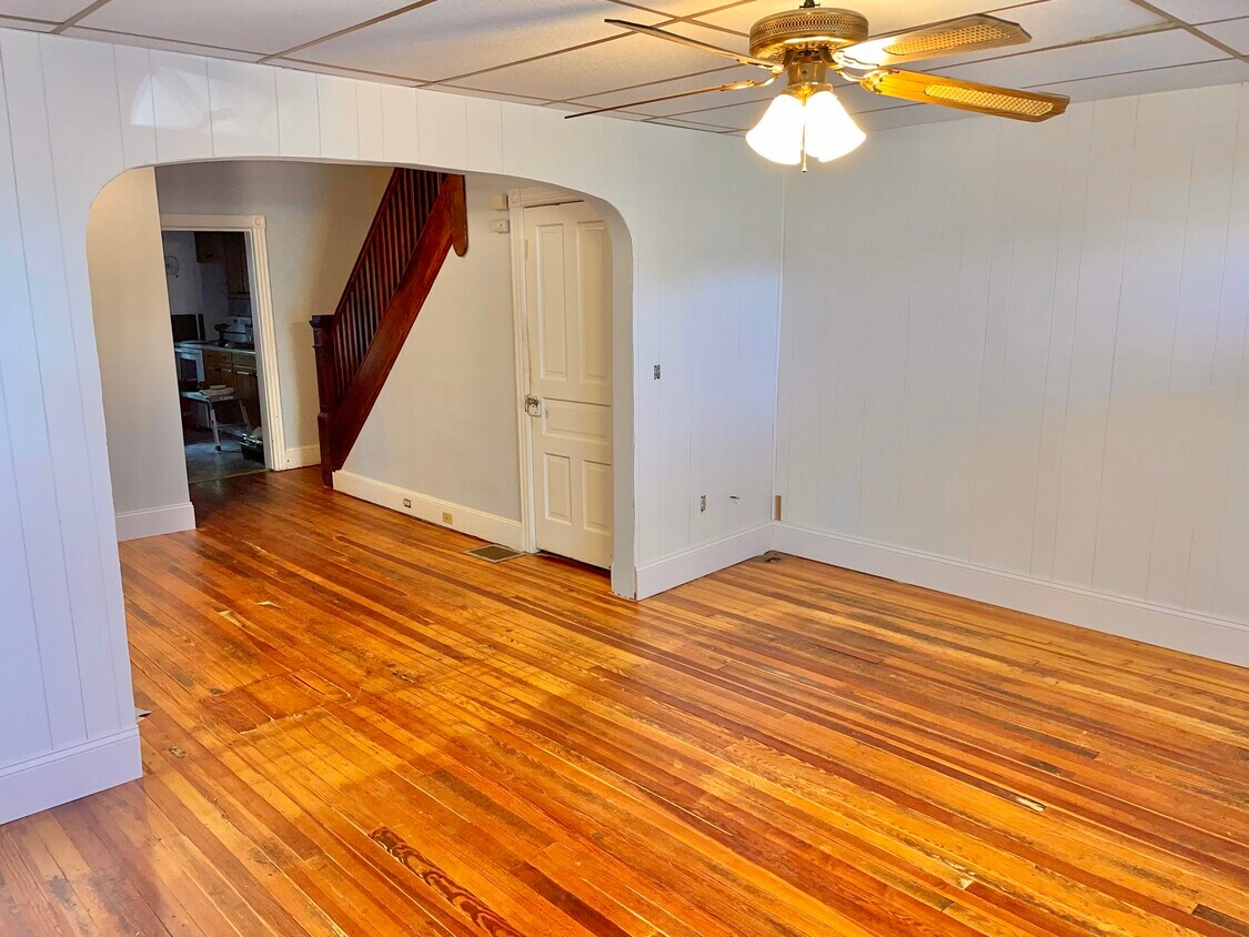 Primary Photo - 623 Ridge St