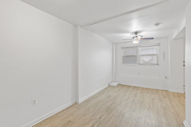 Building Photo - 1713 D St NE