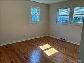 Building Photo - 744 North Ave