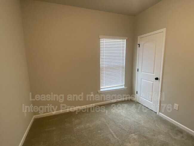 Foto del edificio - 204 Sparkling Meadows Ln