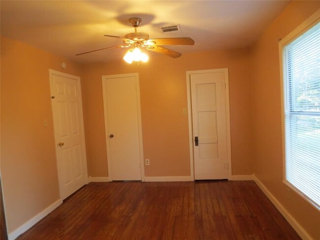Foto del edificio - 7202 Brownwood St
