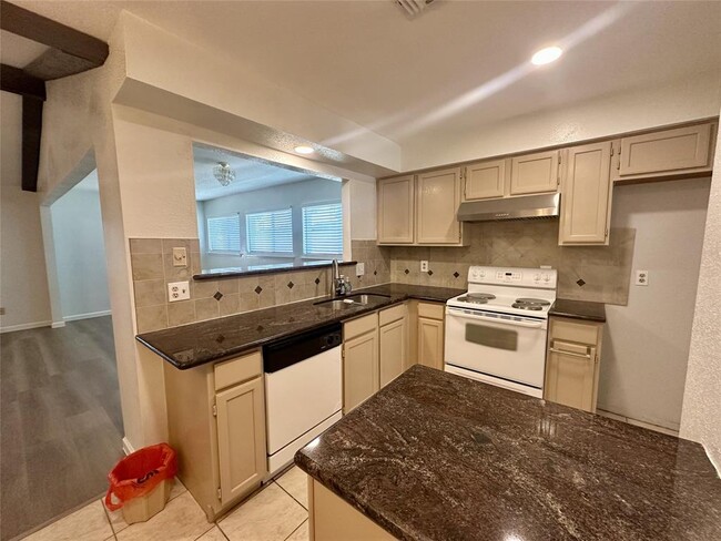 Foto del edificio - 1126 Ravenscourt Dr