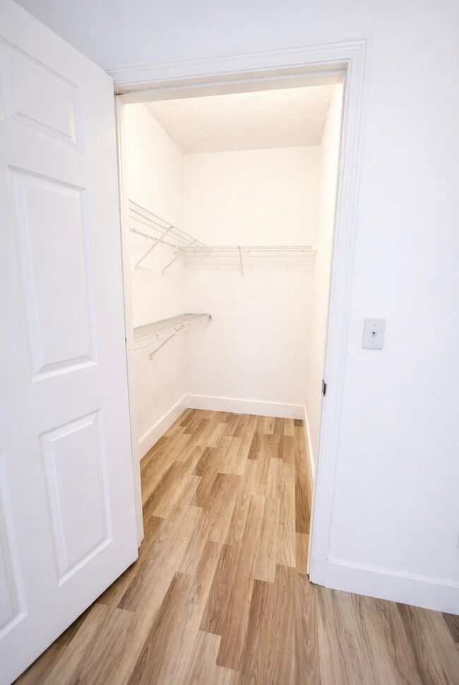 Foto del edificio - 10300 Fox Trail Rd S