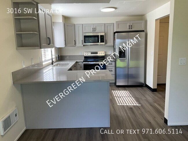 Building Photo - Fully Remodeled 2 BR x 1.5 BA | Amazing Lo...