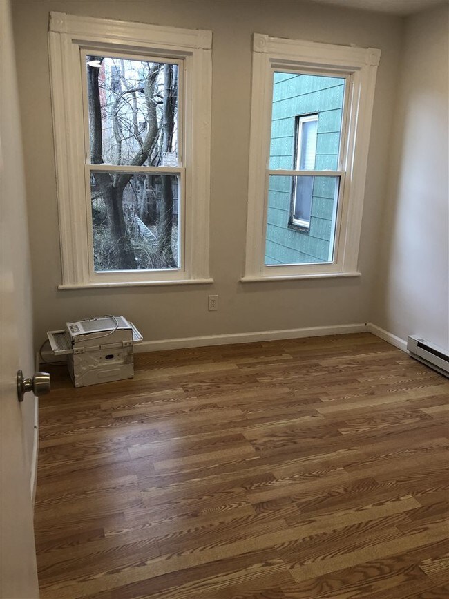Building Photo - 237 Whiton St
