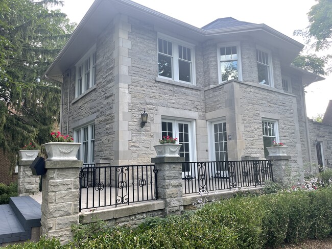 Building Photo - 1662 Wealthy St SE