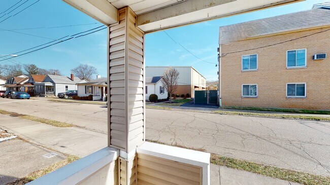 Photo - 209 N Sycamore St House