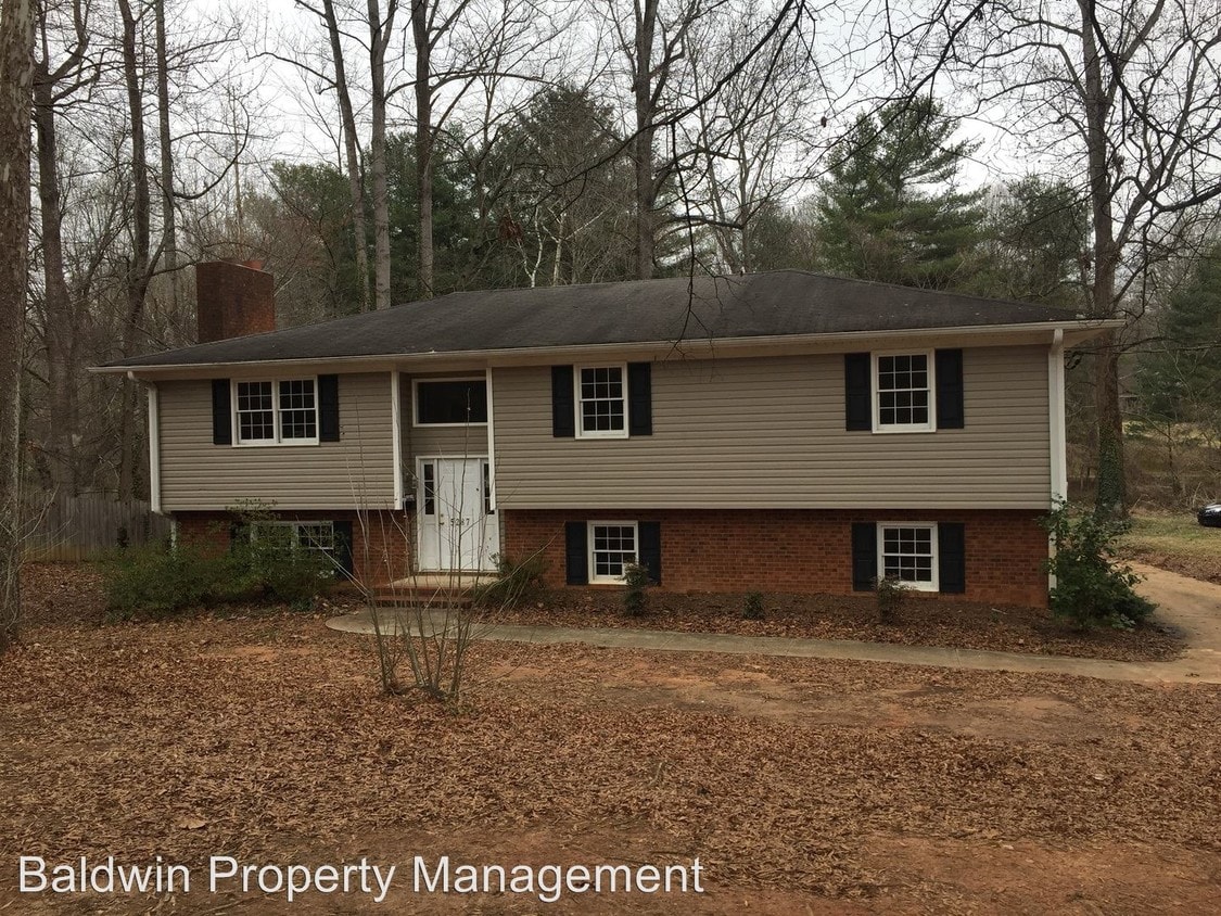 Foto principal - 3 br, 2 bath House - 5287 Silas Creek Parkway