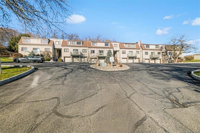 Foto del edificio - 70 Sycamore Dr
