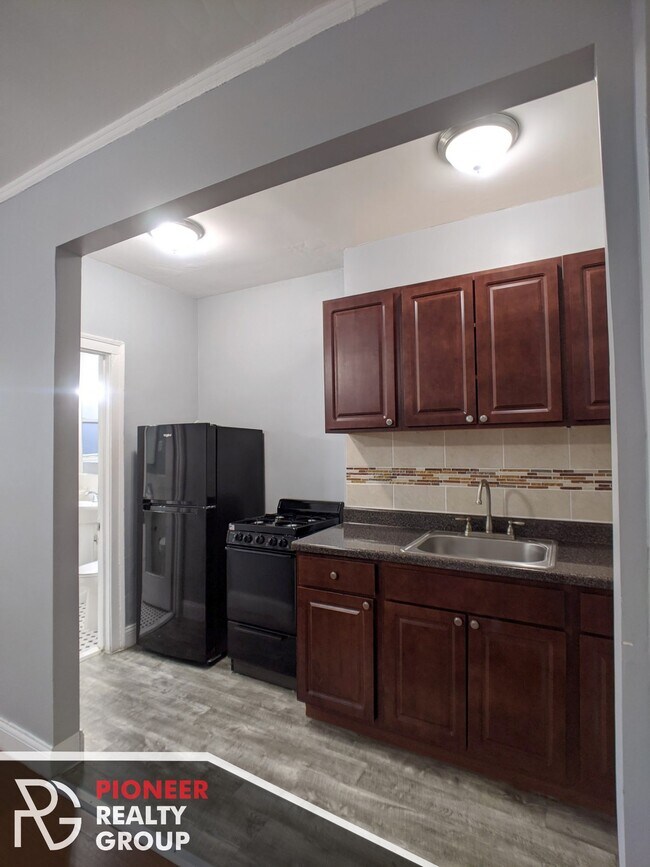 Foto del edificio - 6928 N Greenview Ave