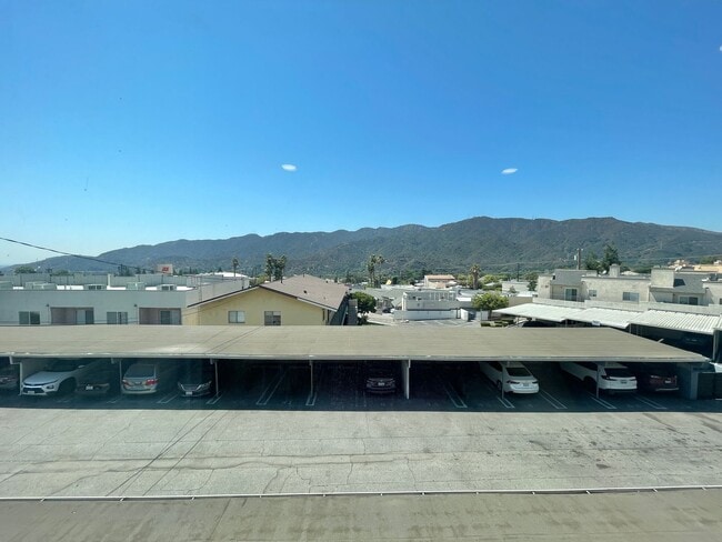 Interior Photo - FOOTHILL VILLAGE