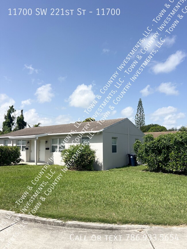 Building Photo - 11700 SW 221st St Rd
