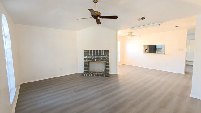 Foto del edificio - 9519 Wellsworth Dr