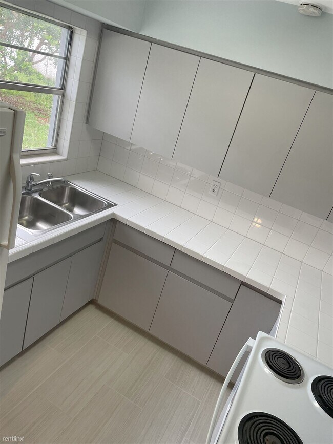 Building Photo - 3 br, 2 bath House - 1544 West Park Lane