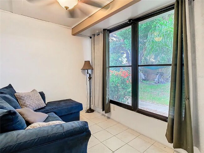 Foto del edificio - 7677 Montague Loop