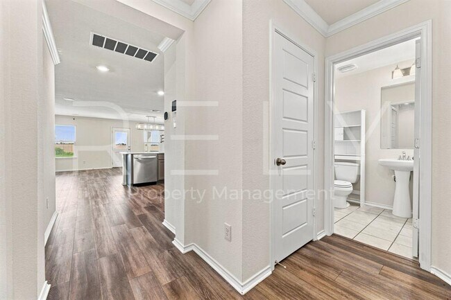 Building Photo - 521 Colonel McNally Cv