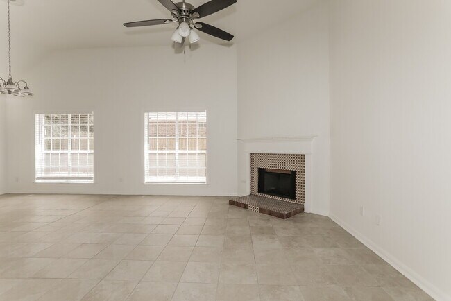 Building Photo - 1729 Fay Dr