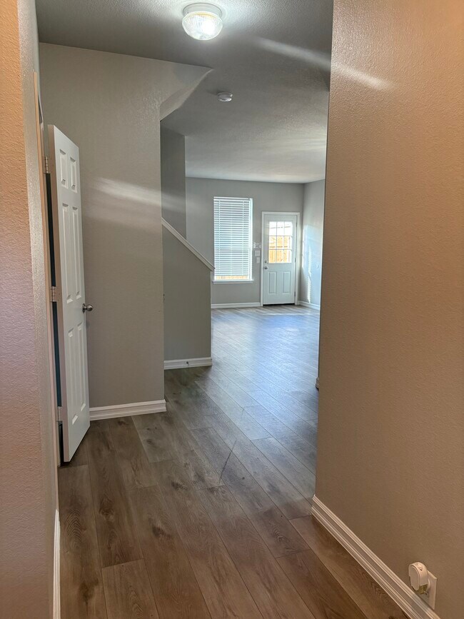 Foto del edificio - 4113 Macy Ln