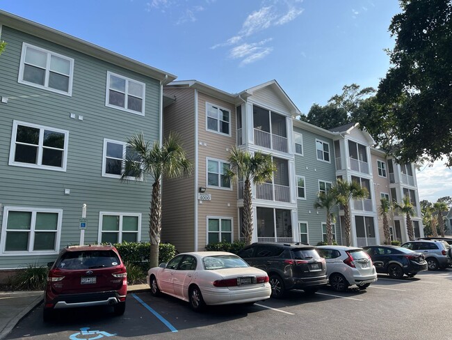 Building Photo - 2 Bedroom 2 Bath Furnished Condo at The Re...