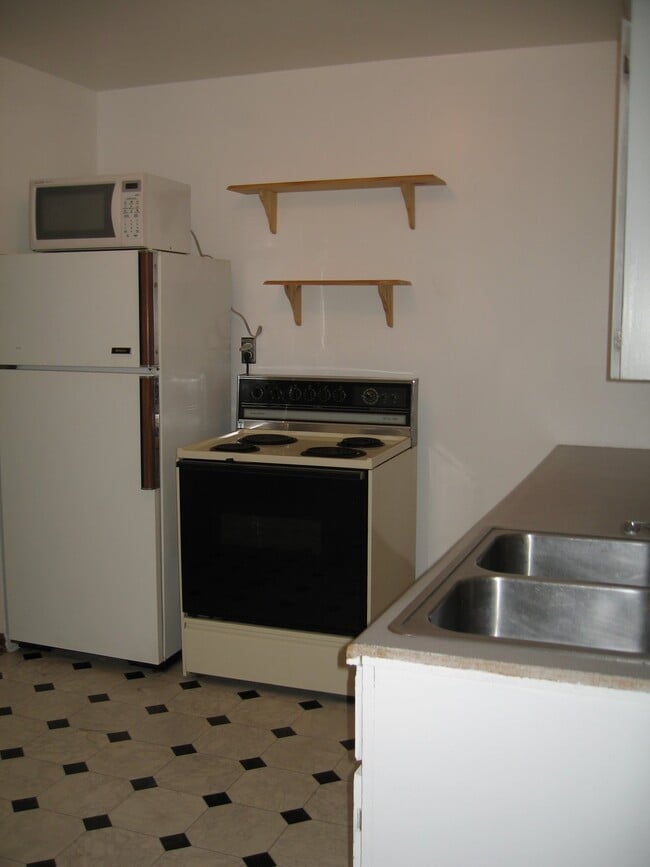 Building Photo - 115 Grandview Dr