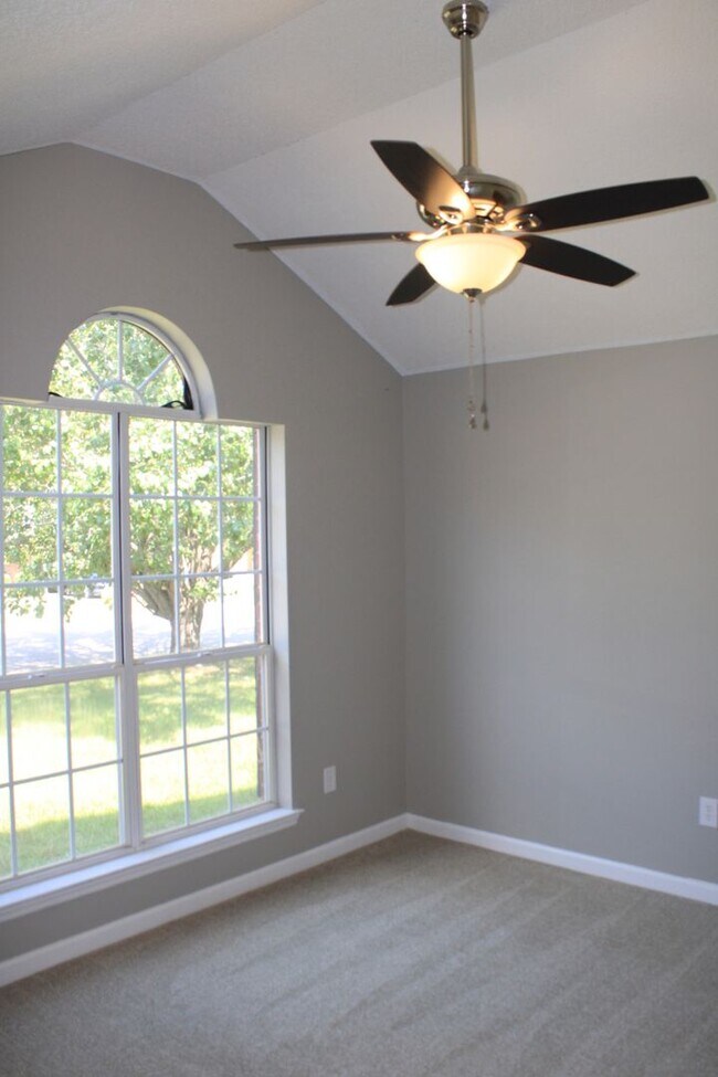 Foto del edificio - 2748 Davis Mill Rd