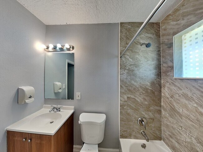 Foto del edificio - 4531 Conley St