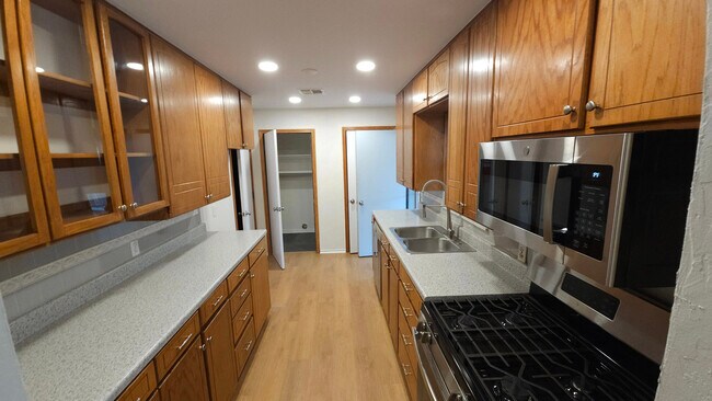 Foto del edificio - 2717 Clermont Pl