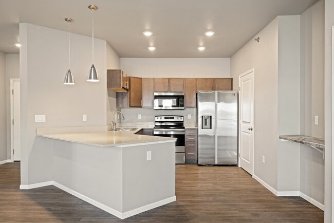 Building Photo - Upscale Living at the Grand off 45th