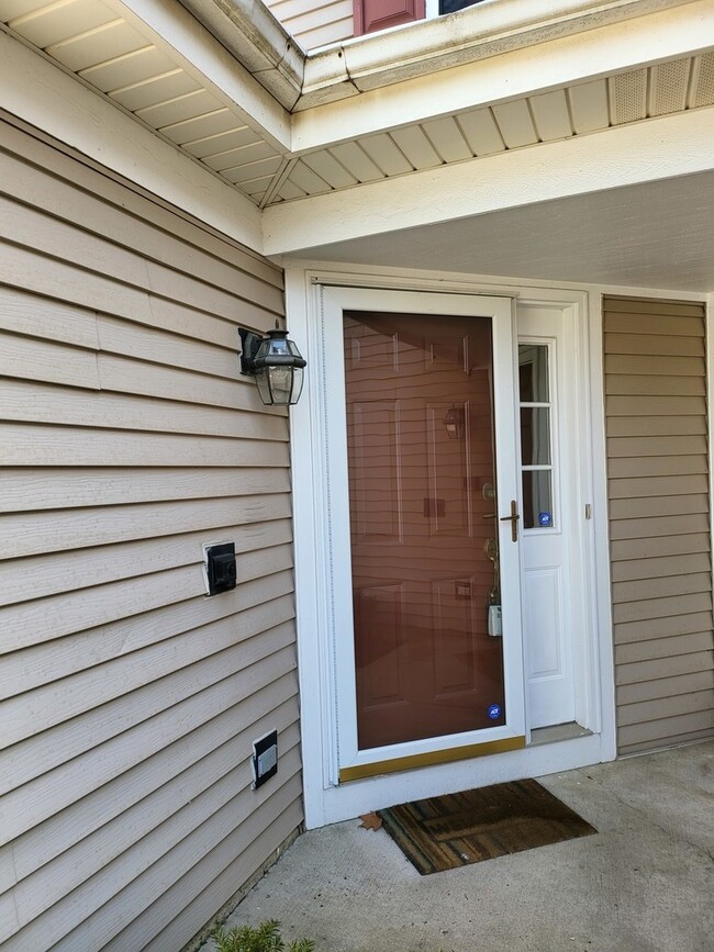 Foto del edificio - 2029 Waverly Ln