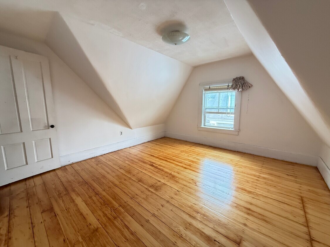 Foto principal - 57 Rindge Ave