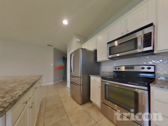 Building Photo - 6133 100th Ave E