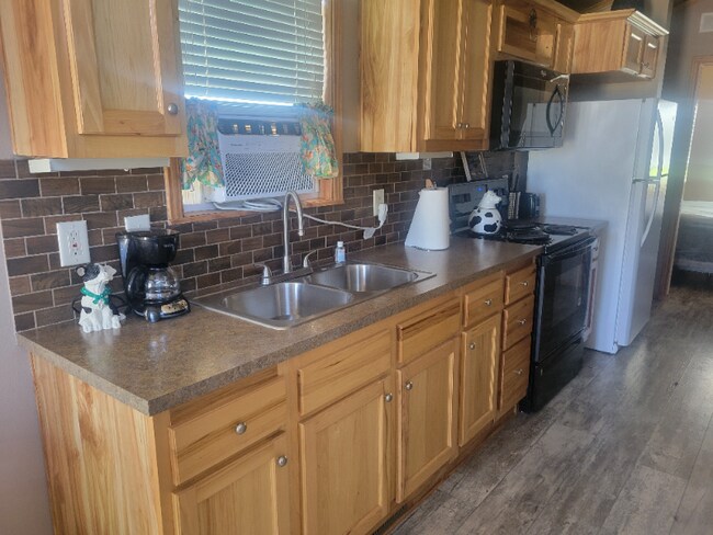 Building Photo - 300 Brushy Creek Ranch Rd