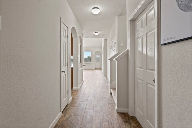 Building Photo - 8243 Mandalay Bay Dr