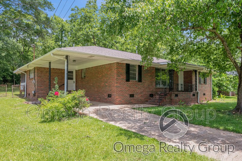 Primary Photo - 111 E Crest Rd