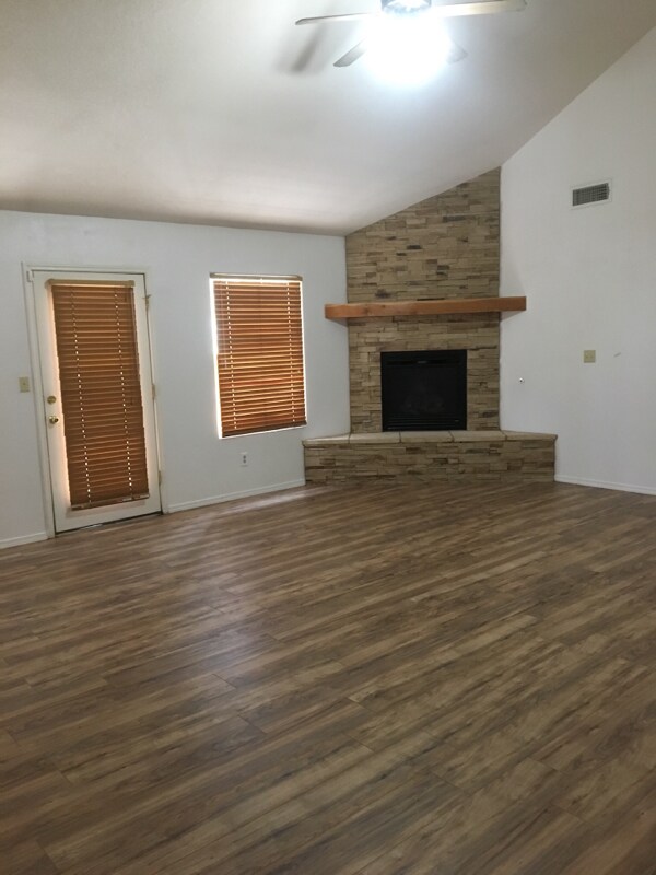 6231 Zaltana Rd NW, Albuquerque, NM 87120 House Rental in Albuquerque