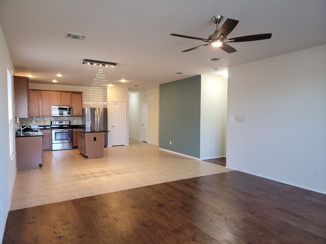 Primary Photo - Large Home For Lease in West Fork Ranch HOA!