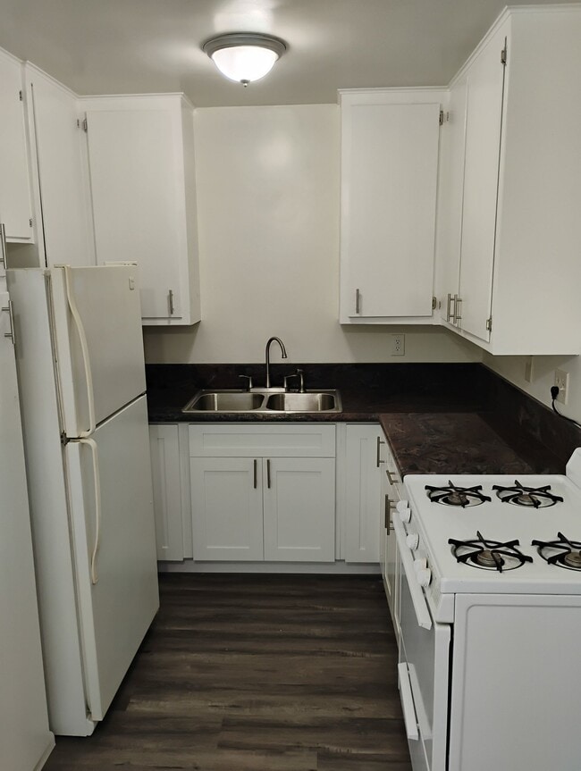 Photo - 5311 Lexington Ave Apartment