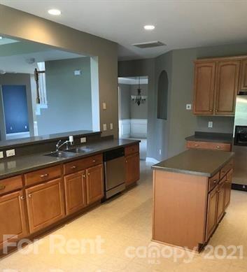 Building Photo - 6304 Crosshall Pl