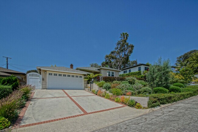Building Photo - 110 Via Los Altos