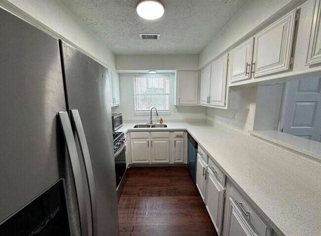Foto del edificio - 12251 W Village Dr