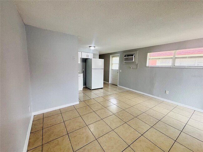Building Photo - 1309 Morris Park