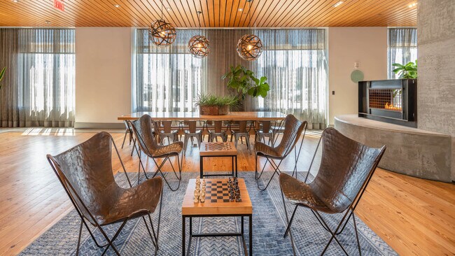 Building Photo - 324 A St