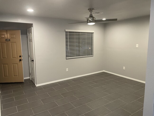 Foto del edificio - 3511 E Baseline Rd
