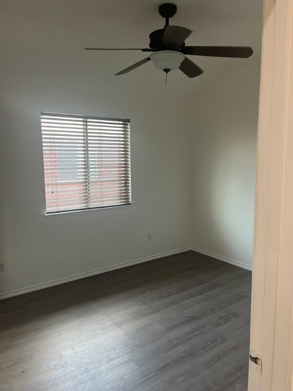 Foto del edificio - 825 Oak Hollow Ln