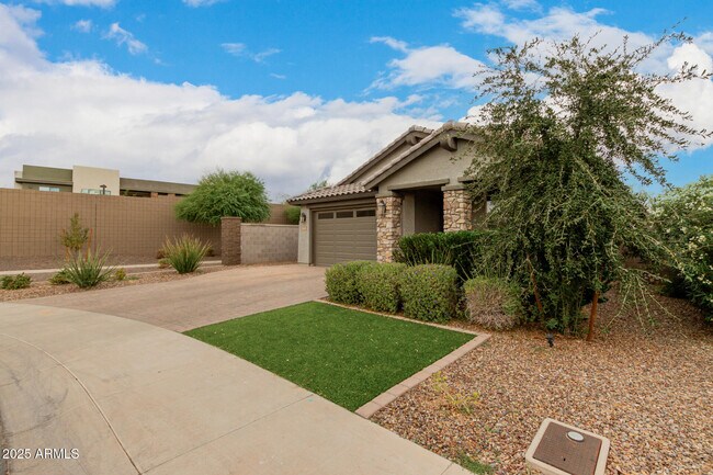 Foto del edificio - 15310 W Moreland St