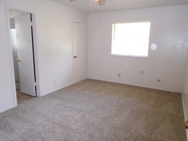 Building Photo - 6529 Bernadine Dr